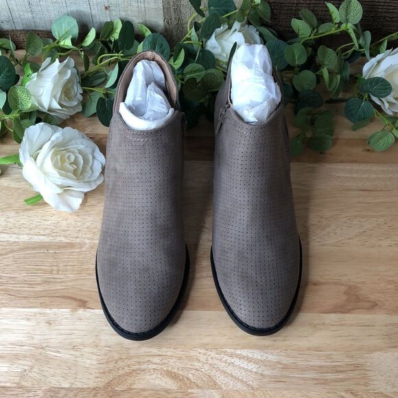 LifeStride Blake Booties Women's Shoes 8 - Picture 2 of 6